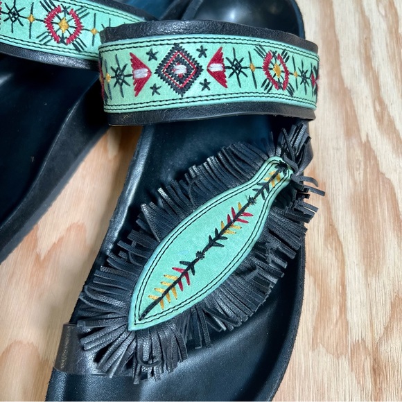 ⵊsᴀʙᴇʟ Mᴀʀᴀᴍᴛ Lᴇᴀᴛʜᴇʀ Eᴍʙʀᴏɪᴅᴇʀᴇᴅ Sʟɪᴅᴇs - Picture 4 of 11